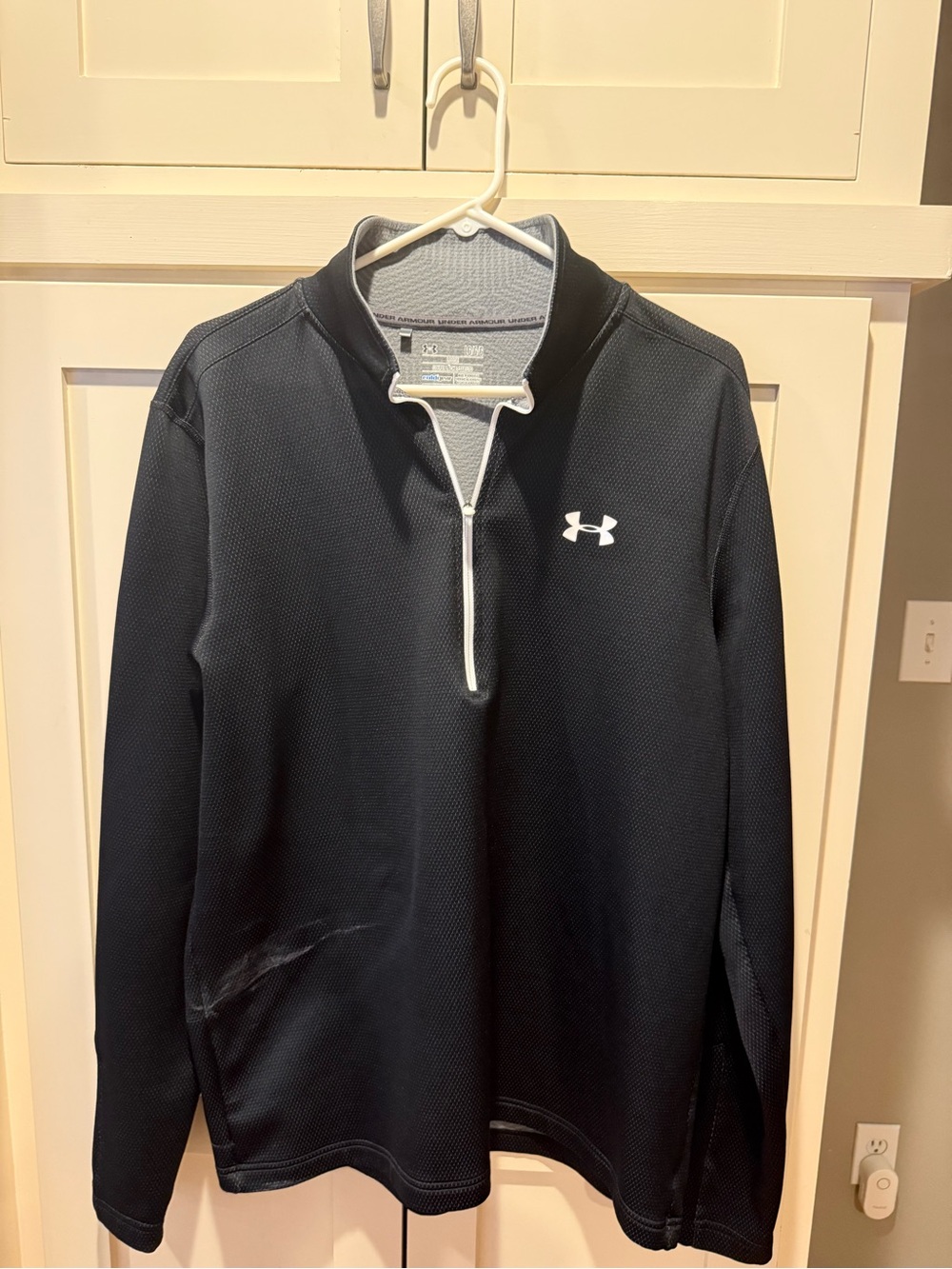 Under Armour Men's Black Half-Zip Performance Pullover